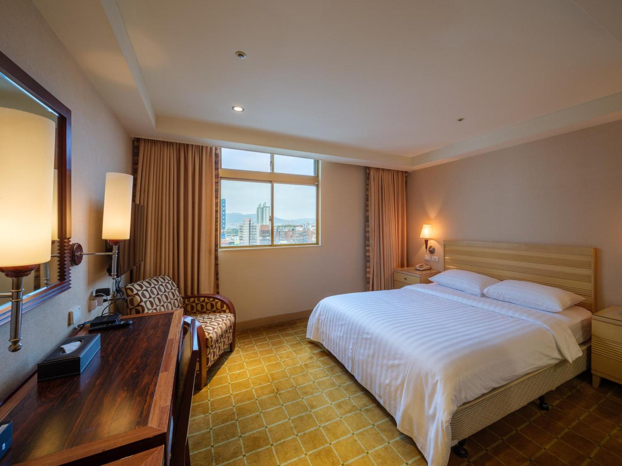 Rich & Free Hotel - Fuzhong 富逸旅趣-板橋府中館 Tajpej Buitenkant foto