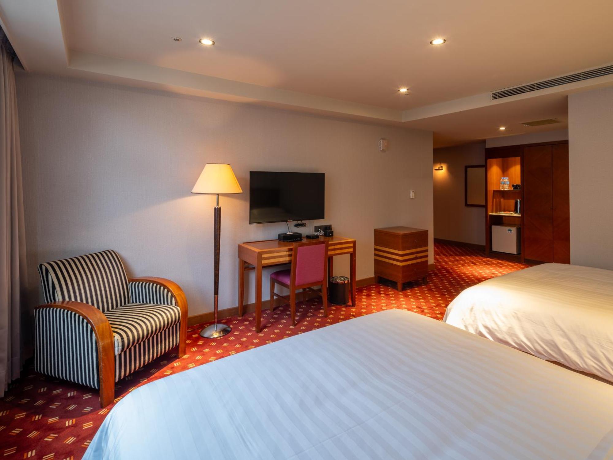 Rich & Free Hotel - Fuzhong 富逸旅趣-板橋府中館 Tajpej Buitenkant foto
